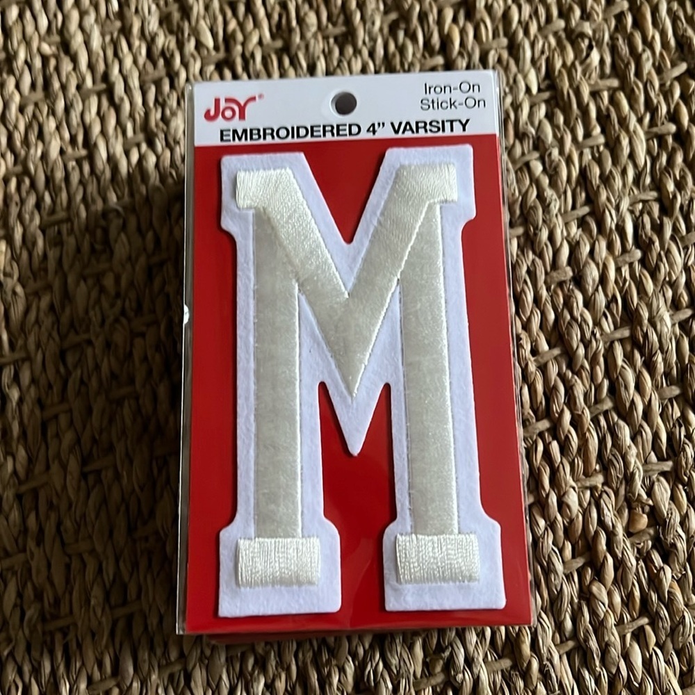 Bundle of 15 4” embroidered varsity letter “M” - Picture 2 of 3